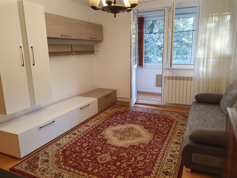 Drumul Taberei- Tg Neamt- Vanzare 2 camere 3/10 centrala mobilat renovat