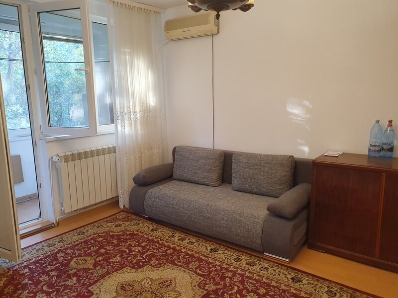 Drumul Taberei- Tg Neamt- Vanzare 2 camere 3/10 centrala mobilat renovat