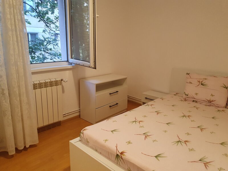 Drumul Taberei- Tg Neamt- Vanzare 2 camere 3/10 centrala mobilat renovat